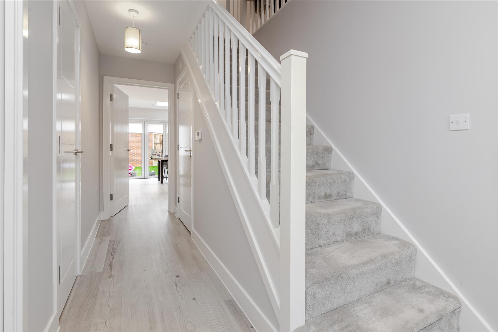 Ridout End, Bricket Wood, St. Albans - photo 9